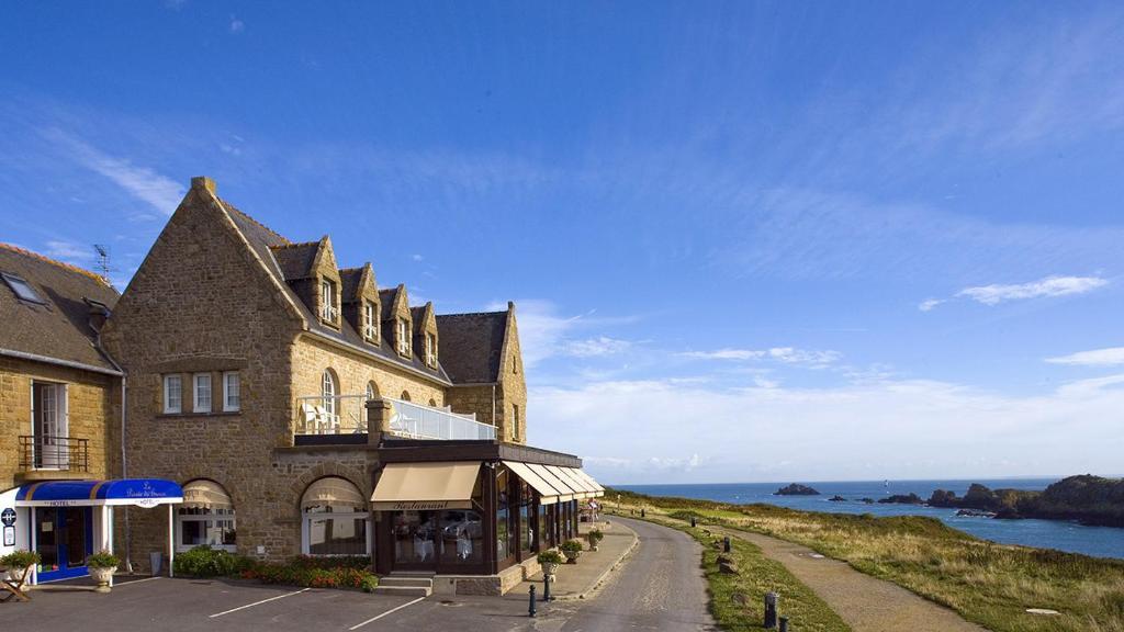 De La Pointe Du Grouin 3*